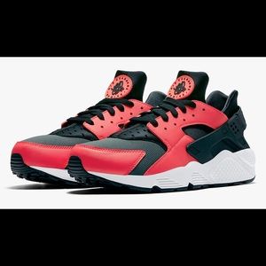 Air Huarache Run Max Orange Black